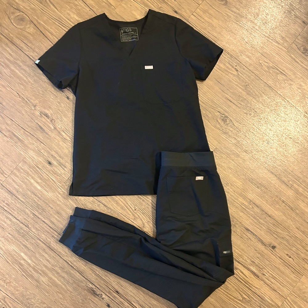 Black Figs Scrubs